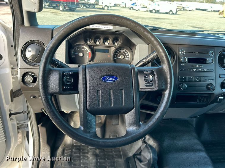 image for item OM9243 2016 Ford F650 Super Duty box truck