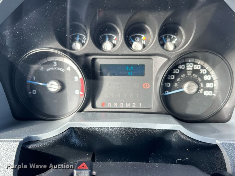 image for item OM9243 2016 Ford F650 Super Duty box truck