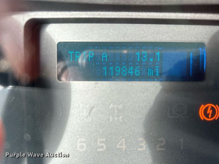 image for item OM9243 2016 Ford F650 Super Duty box truck