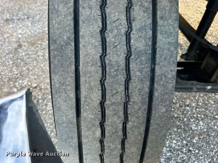 image for item OM9243 2016 Ford F650 Super Duty box truck