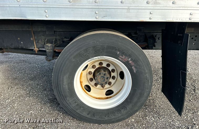 image for item OM9243 2016 Ford F650 Super Duty box truck