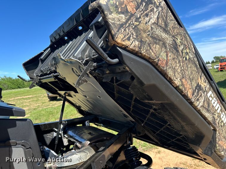 image for item OM9493 2023 Can-Am Defender Max Limited  utility vehicle