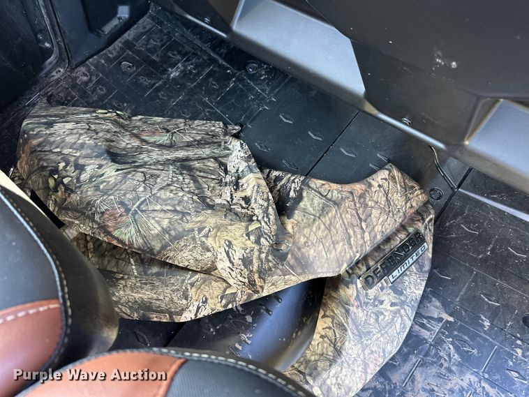 image for item OM9493 2023 Can-Am Defender Max Limited  utility vehicle