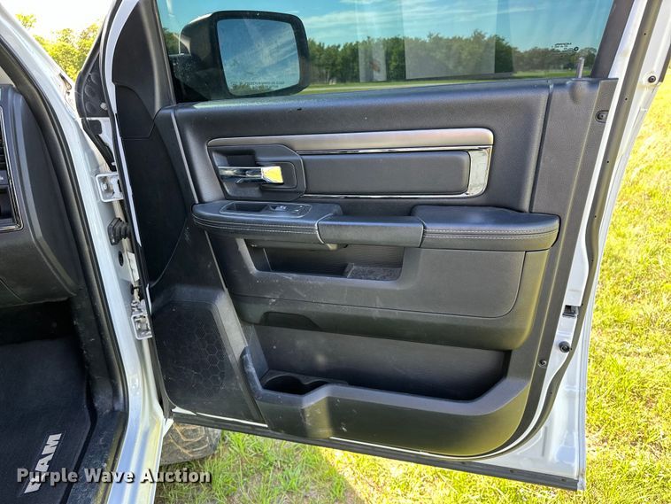 image for item OM9499 2016 Dodge Ram 1500 Crew Cab pickup truck