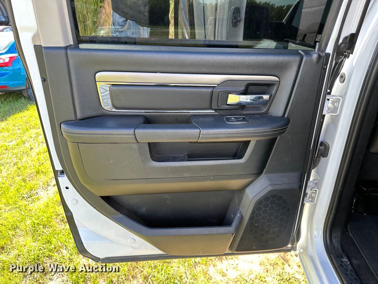 image for item OM9499 2016 Dodge Ram 1500 Crew Cab pickup truck