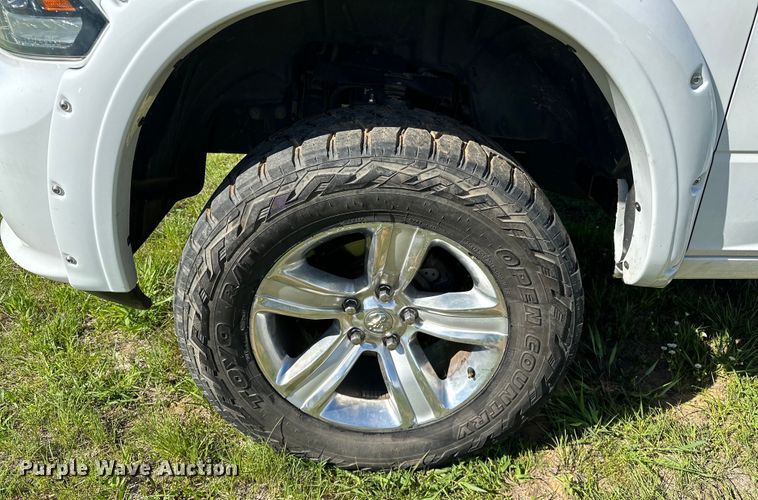 image for item OM9499 2016 Dodge Ram 1500 Crew Cab pickup truck