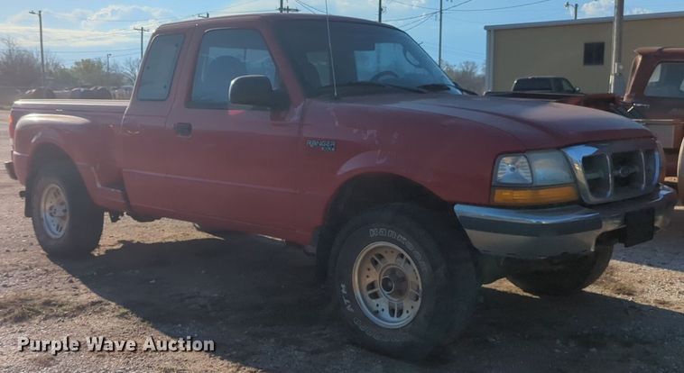 image for item ZA0405 1998 Ford Ranger XLT SuperCab pickup truck