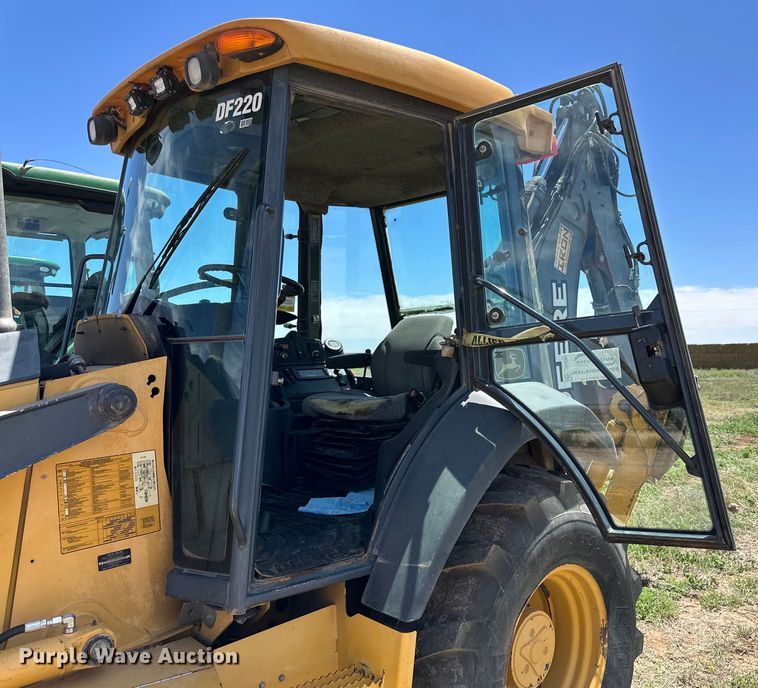 image for item DG4367 2011 John Deere 310J backhoe