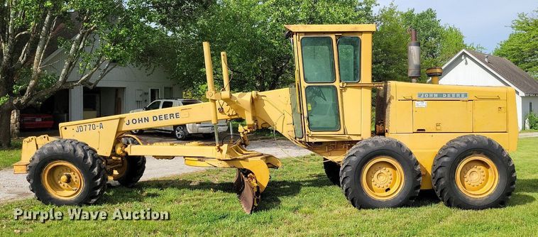 image for item DI3000 John Deere JD770-A motor grader