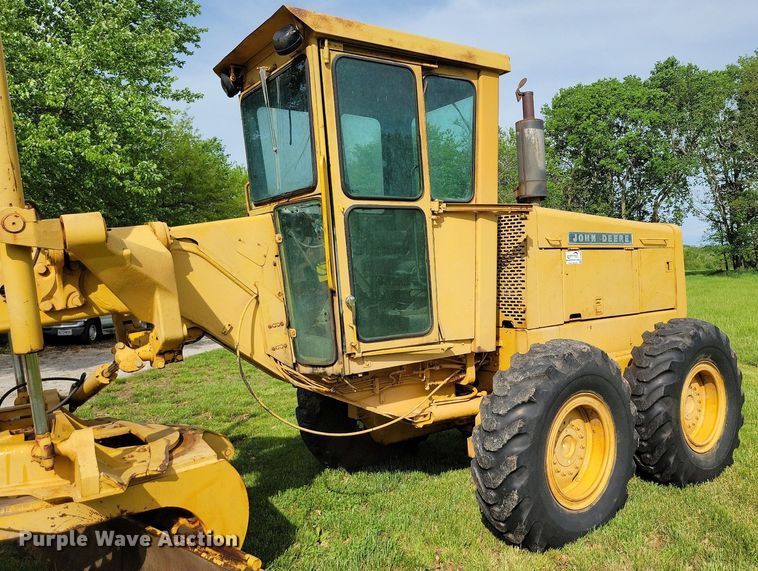 image for item DI3000 John Deere JD770-A motor grader