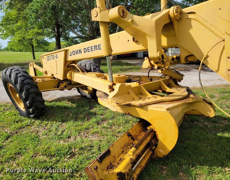 image for item DI3000 John Deere JD770-A motor grader