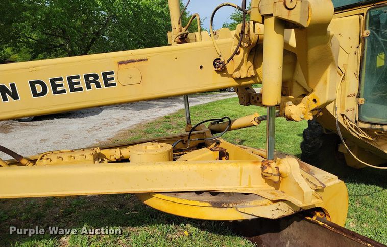 image for item DI3000 John Deere JD770-A motor grader