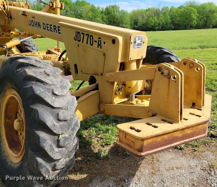 image for item DI3000 John Deere JD770-A motor grader