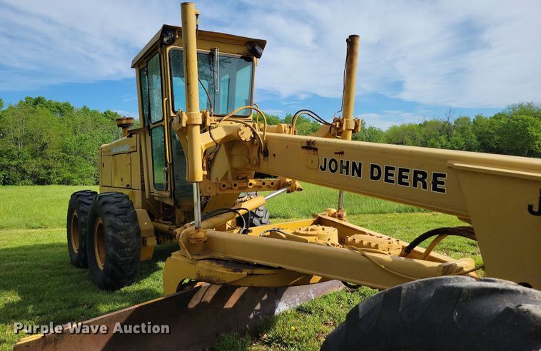 image for item DI3000 John Deere JD770-A motor grader
