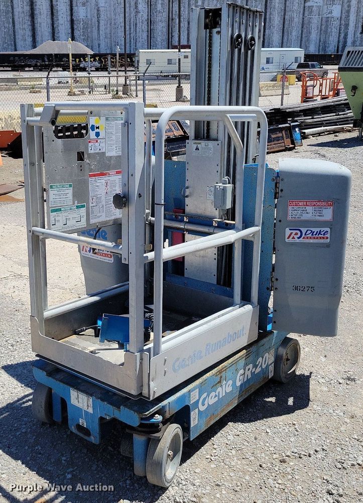 image for item DI3043 (2) Genie GR-20 vertical lifts