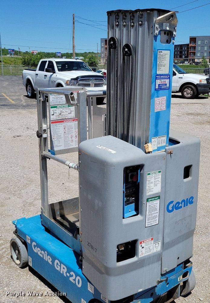 image for item DI3045 (2) Genie GR-20 vertical lifts