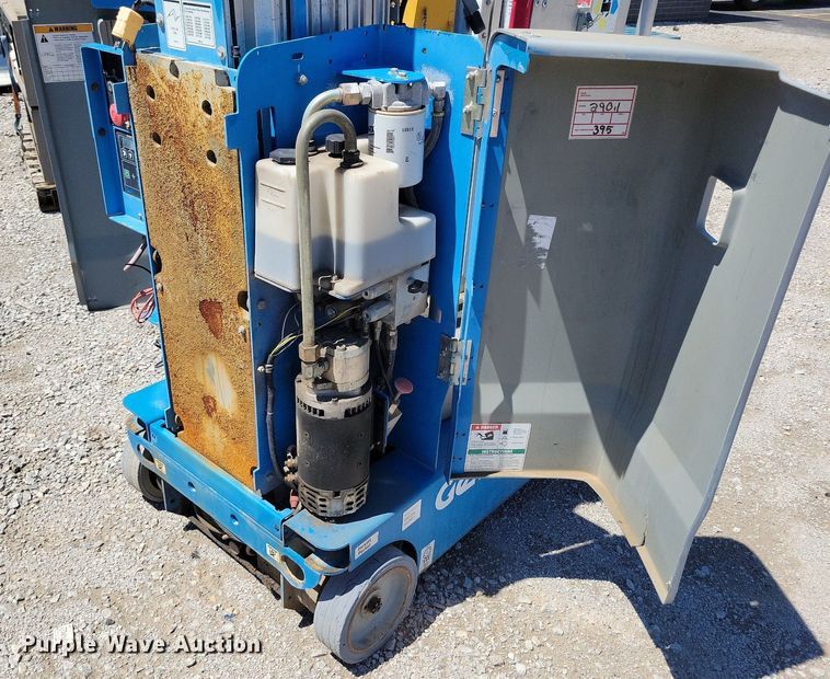 image for item DI3045 (2) Genie GR-20 vertical lifts