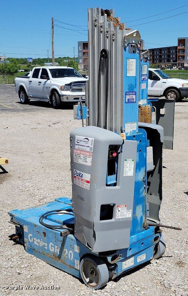image for item DI3045 (2) Genie GR-20 vertical lifts