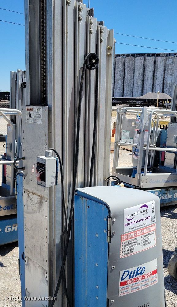 image for item DI3045 (2) Genie GR-20 vertical lifts