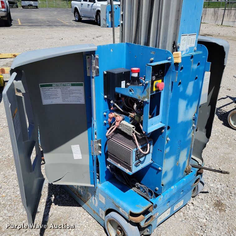 image for item DI3045 (2) Genie GR-20 vertical lifts