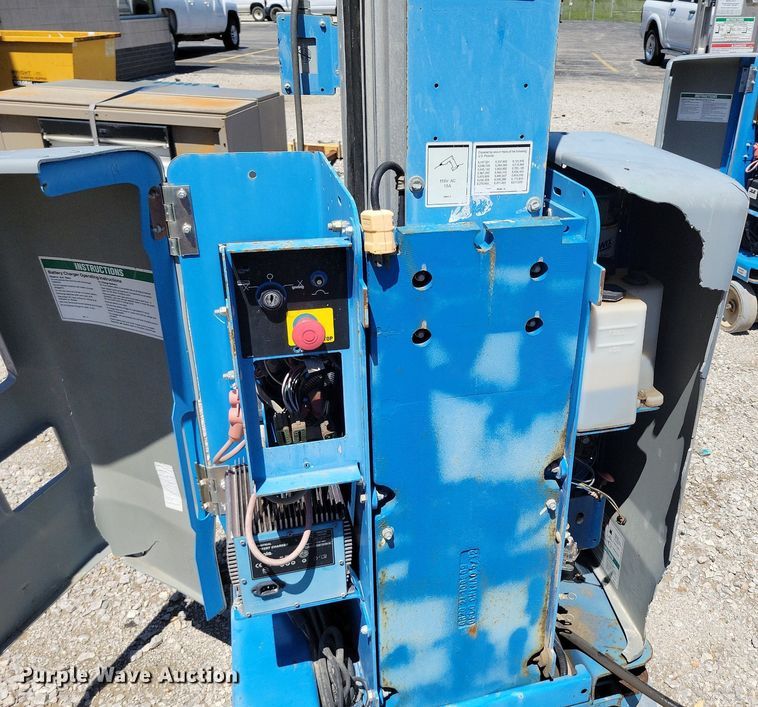 image for item DI3045 (2) Genie GR-20 vertical lifts