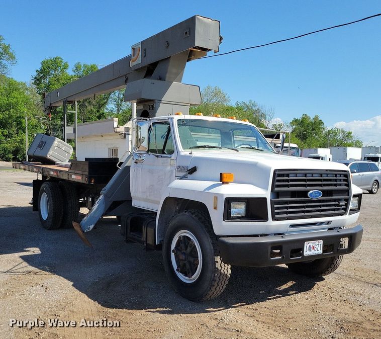 image for item DI3048 1990 Ford F800 crane truck