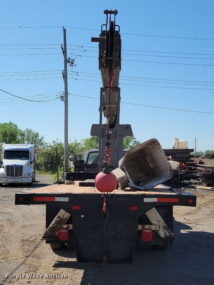 image for item DI3048 1990 Ford F800 crane truck