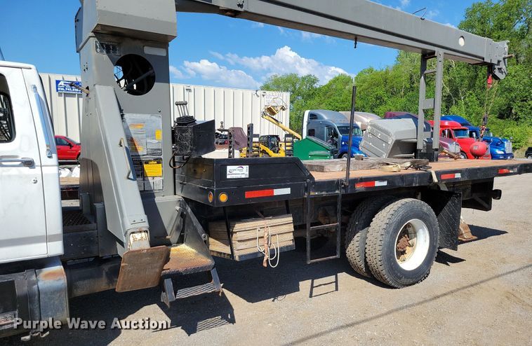 image for item DI3048 1990 Ford F800 crane truck