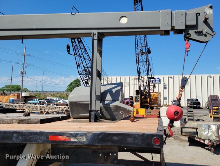 image for item DI3048 1990 Ford F800 crane truck