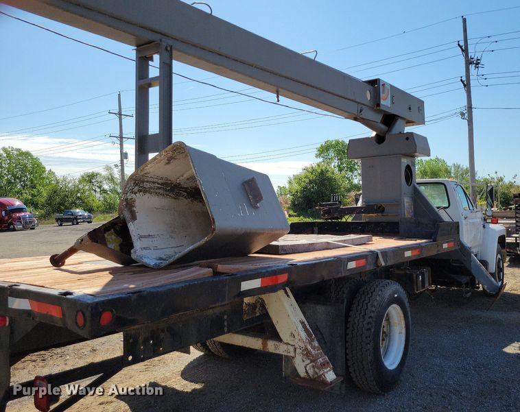 image for item DI3048 1990 Ford F800 crane truck