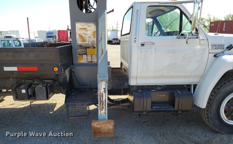 image for item DI3048 1990 Ford F800 crane truck
