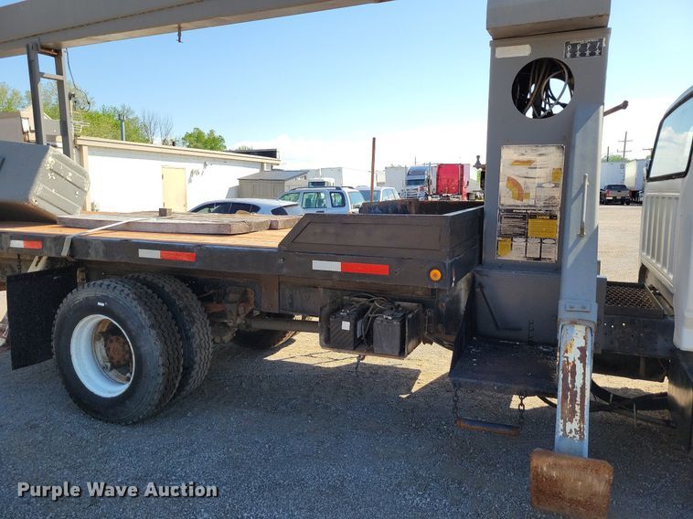 image for item DI3048 1990 Ford F800 crane truck