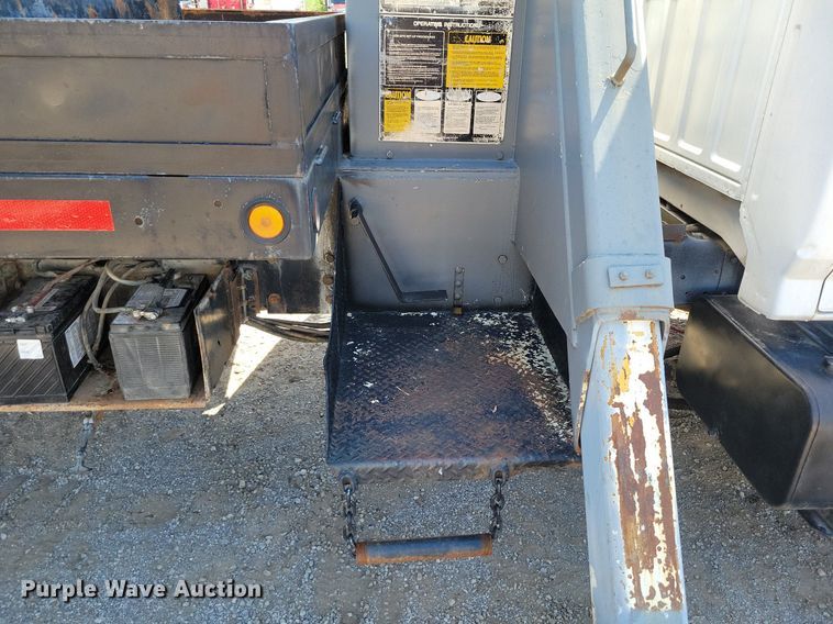 image for item DI3048 1990 Ford F800 crane truck