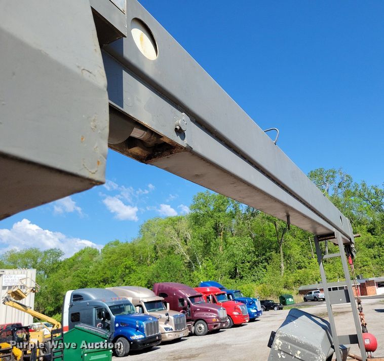 image for item DI3048 1990 Ford F800 crane truck