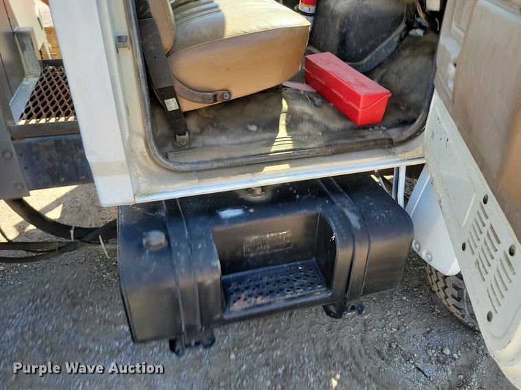 image for item DI3048 1990 Ford F800 crane truck