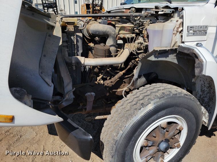 image for item DI3048 1990 Ford F800 crane truck