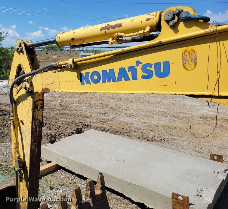 image for item DI3049 2002 Komatsu PC30MR-1 mini excavator