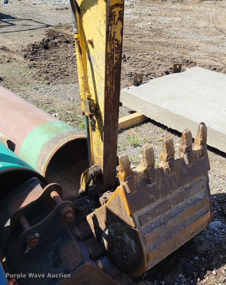 image for item DI3049 2002 Komatsu PC30MR-1 mini excavator