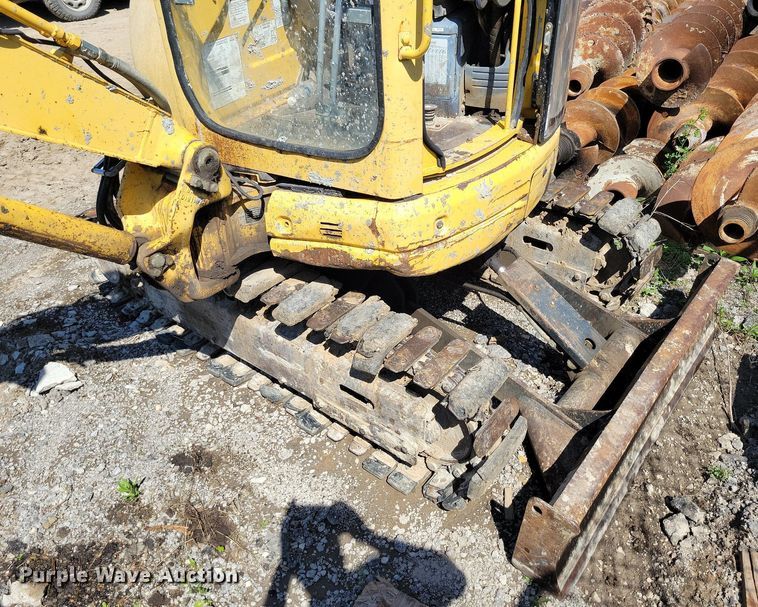 image for item DI3049 2002 Komatsu PC30MR-1 mini excavator