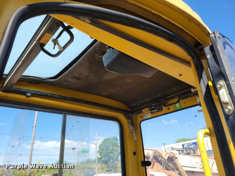 image for item DI3049 2002 Komatsu PC30MR-1 mini excavator