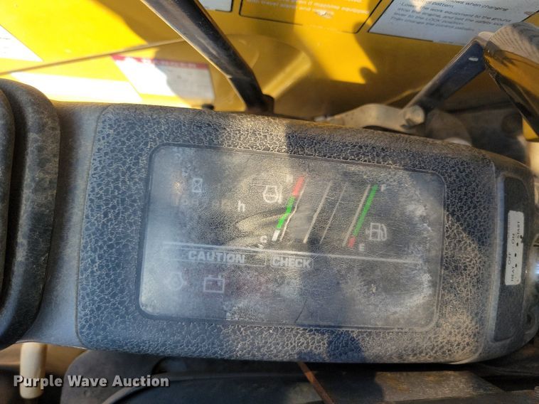 image for item DI3049 2002 Komatsu PC30MR-1 mini excavator