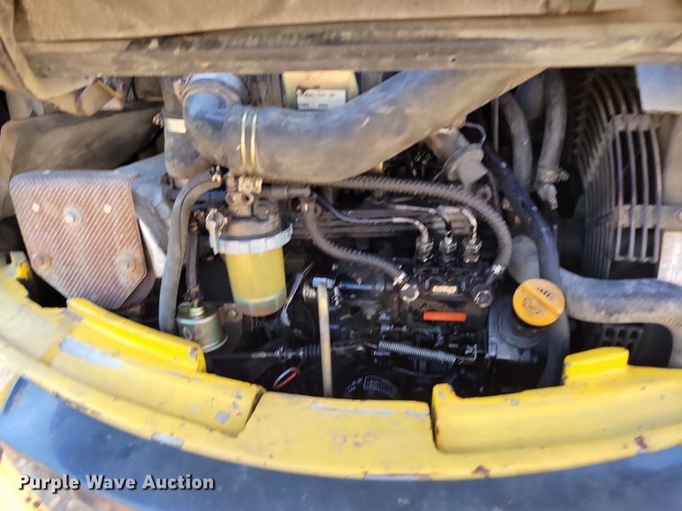 image for item DI3049 2002 Komatsu PC30MR-1 mini excavator