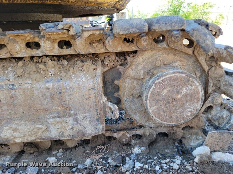 image for item DI3049 2002 Komatsu PC30MR-1 mini excavator