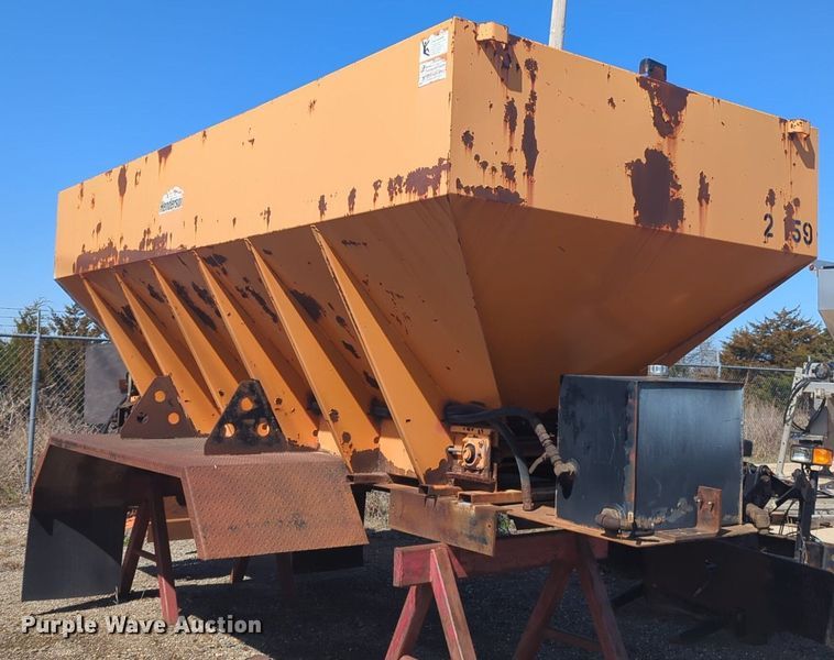 image for item DI5770 Henderson spreader