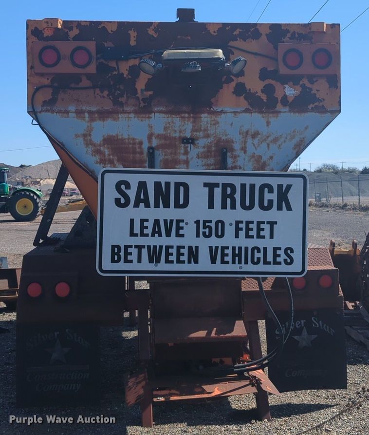 image for item DI5770 Henderson spreader