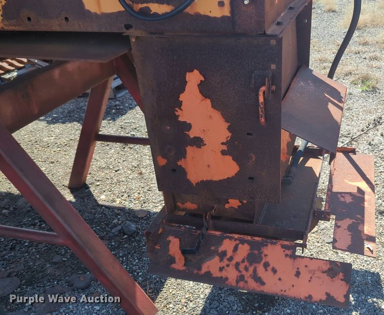 image for item DI5770 Henderson spreader