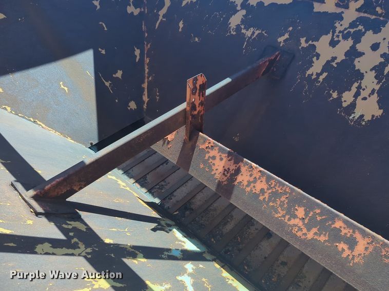 image for item DI5770 Henderson spreader