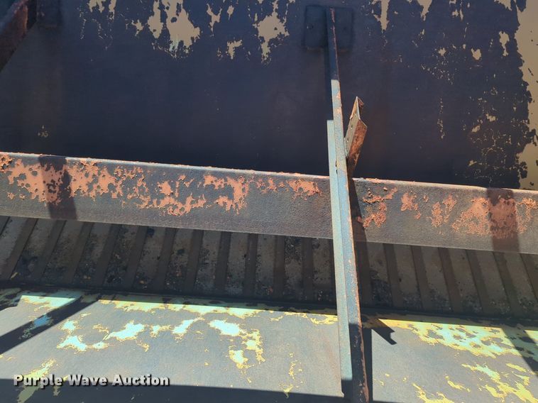 image for item DI5770 Henderson spreader