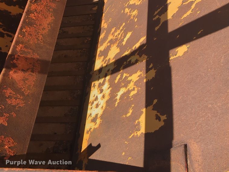 image for item DI5770 Henderson spreader