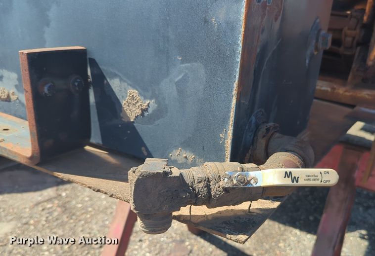 image for item DI5770 Henderson spreader